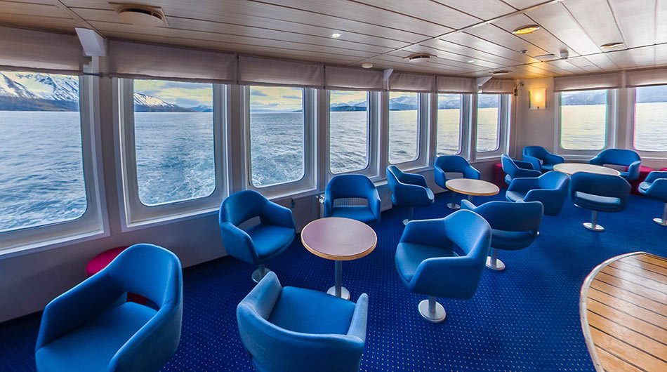 aft-saloon-ocean-nova
