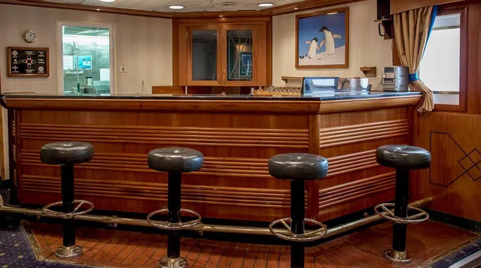 M/S Expedition Clipper Club Bar