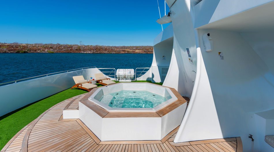 Ocean Spray Galapagos Cruise Ship - Jacuzzi 