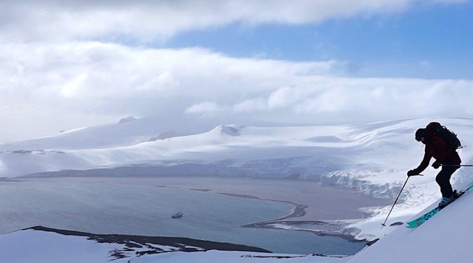 skiing-in-antarctica