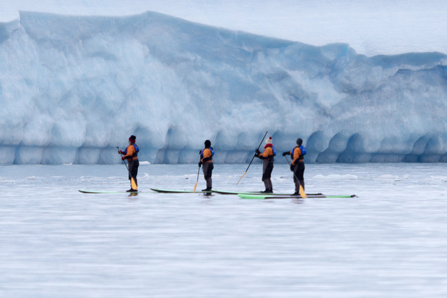  stand-up-paddleboarding 