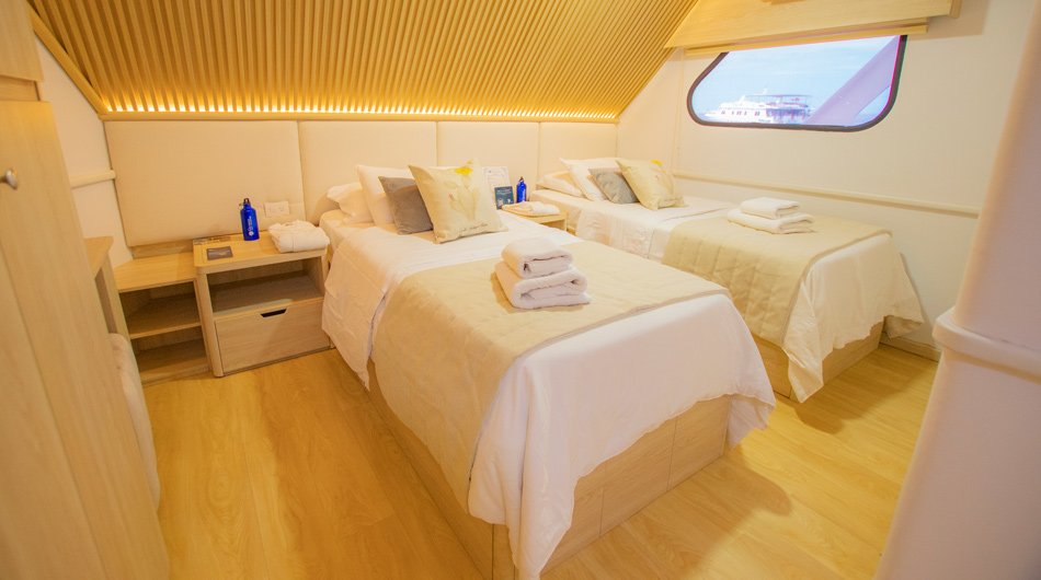 Twin cabin, Seaman Journey