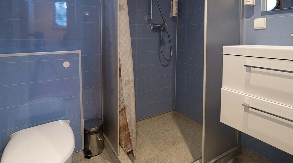 MS Sjoveien - Cabin Bathroom
