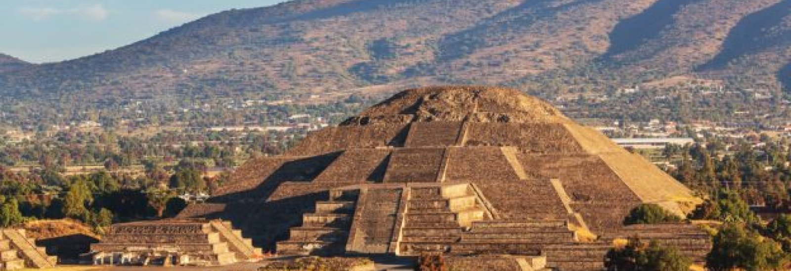 Mexico_Teotihuacan_Pyramid_shutterstock_176156570-e1582777709388