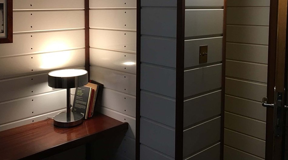 M/S Balto - Desk in Cabin 