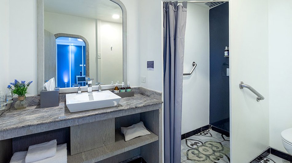 bathroom-cabin-horizon