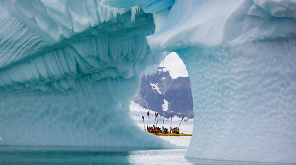 SEAVENTURE_Kayaking_Iceberg-gallery