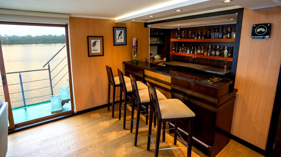 El_Dorado_Bar_Lounge_Social_Areas_Anakonda_Amazon_Cruise_1
