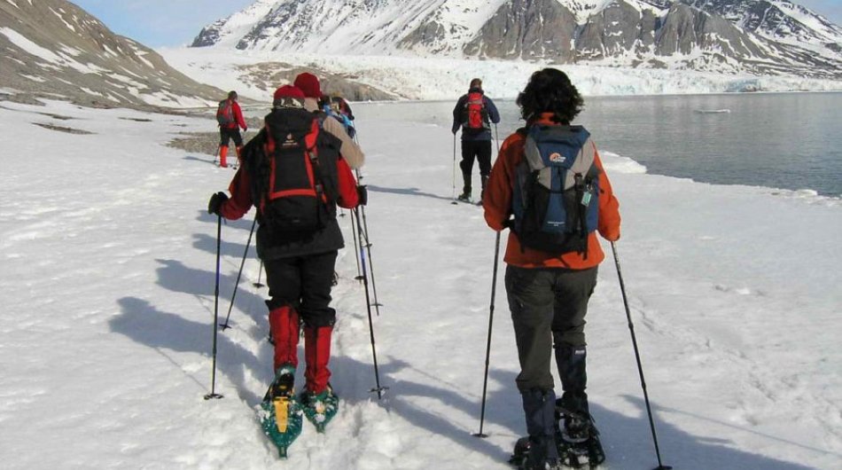 snowshoeing-in-antarctica-6