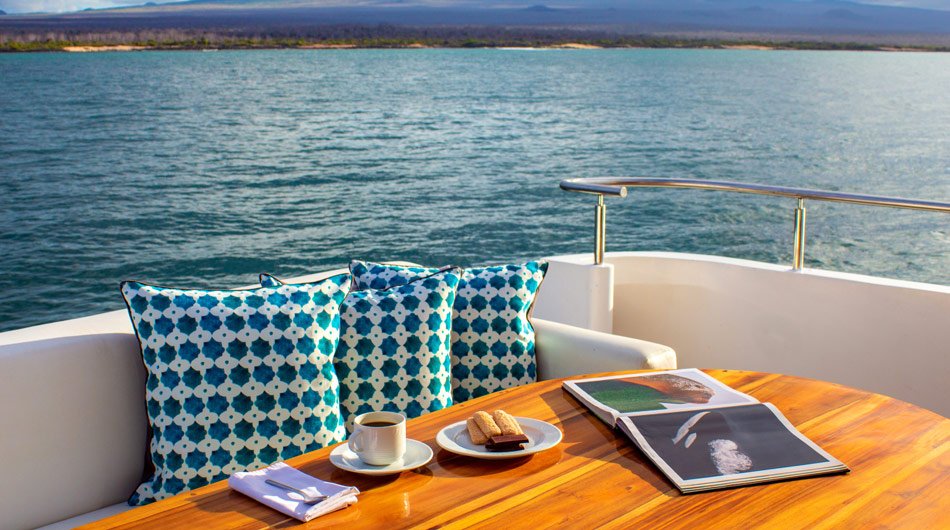 grand-majestic-sundeck-lunch