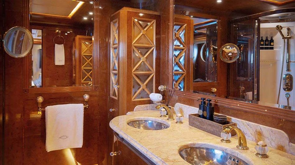 Aqua Mare Cabin 104 Bathroom