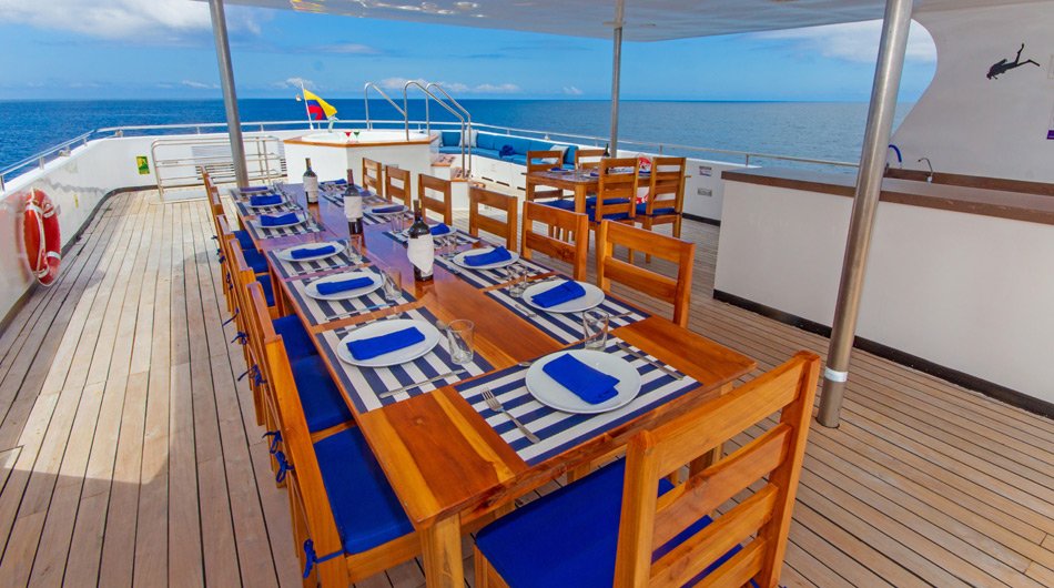 Al Fresco Dining onboard Calpiso, Galapagos 