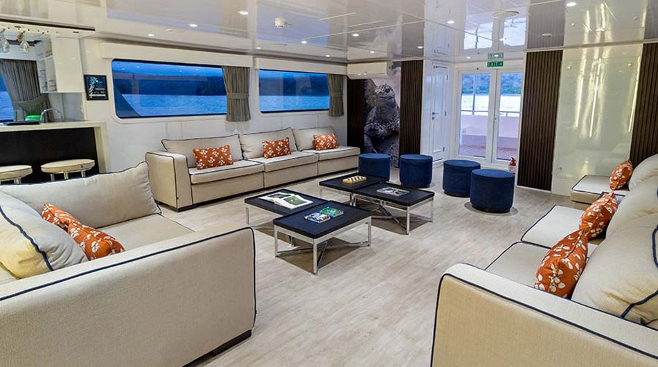 Galaxy Yacht Galapagos Islands Cruise - Lounge