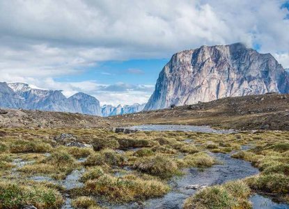Baffin Island Tundra panoramic view with mountain) 