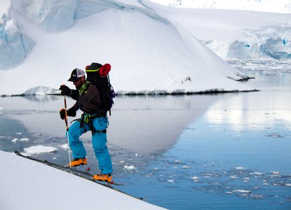  Antarctica_Activities_Skiers%20%281%29 