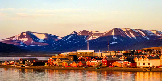 Fly Paris to Longyearbyen and Embark
