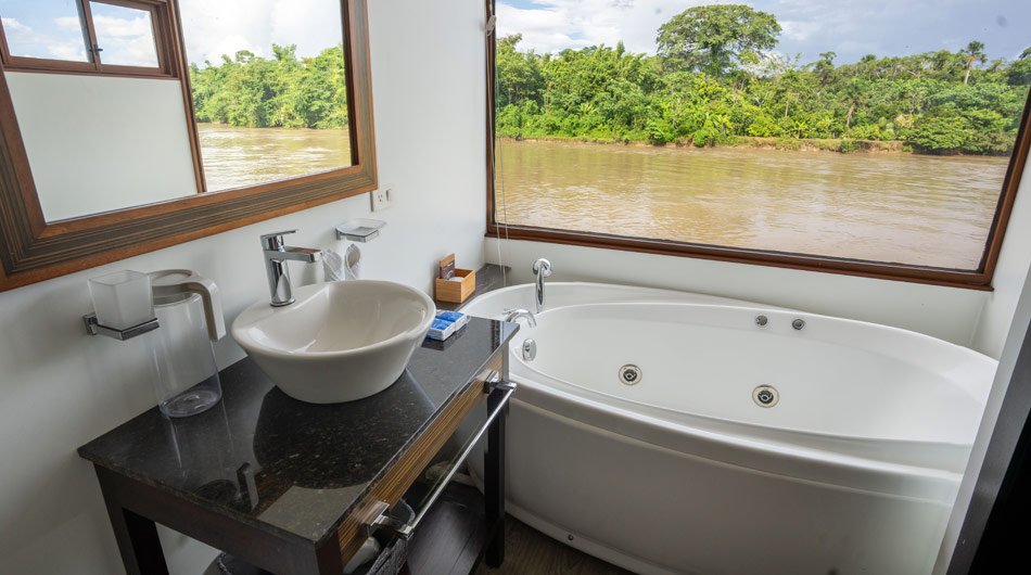 Anakonda-Deluxe_Suite_Bathdroom