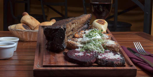 Walking with a Local Tour & Evening Asado Dinner