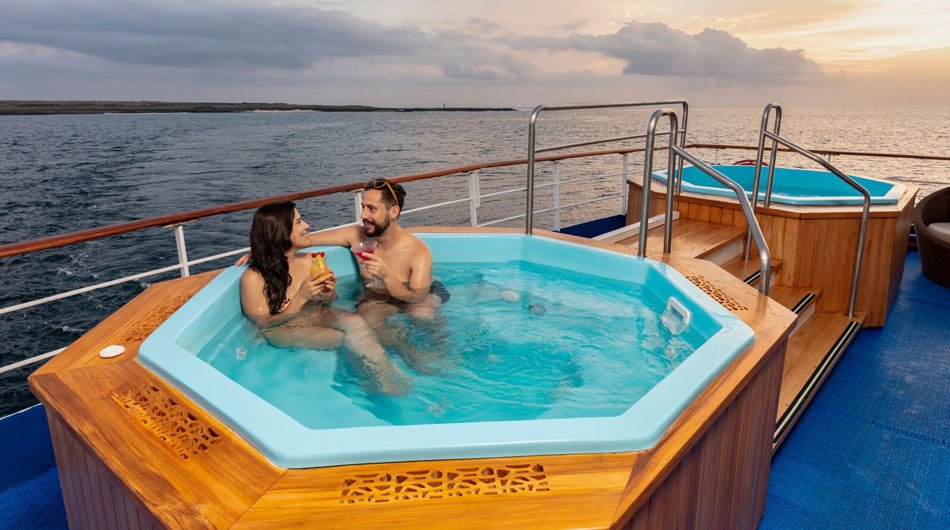 Galapagos Legend Cruise Ship - Jacuzzi