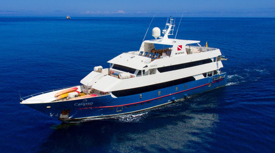 Calipso yacht exterior, Galapagos cruise
