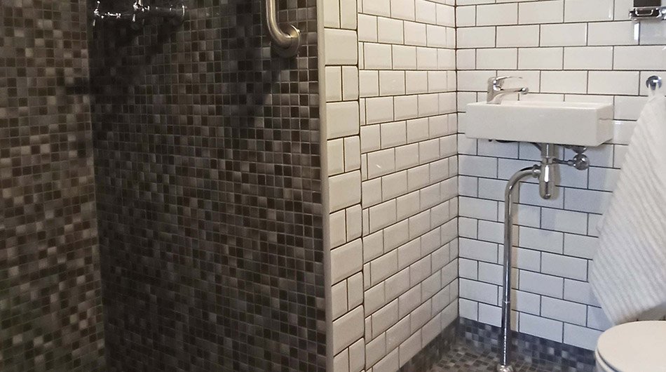 M/S Balto - Bathroom in cabin 