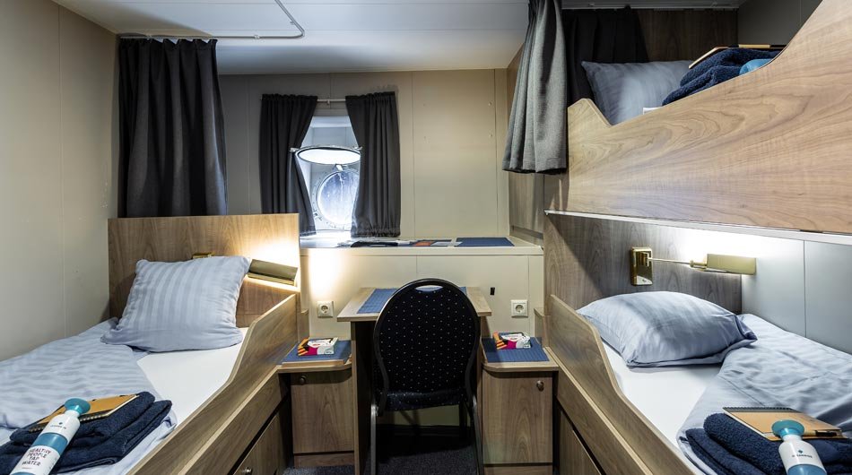 Plancius triple cabin