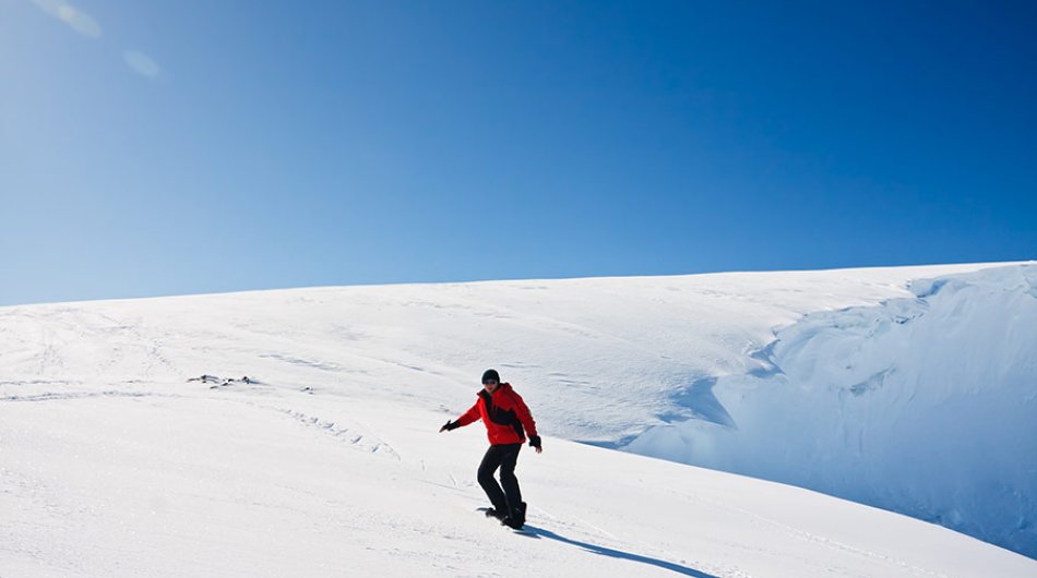 snowboarding-in-antarctica2