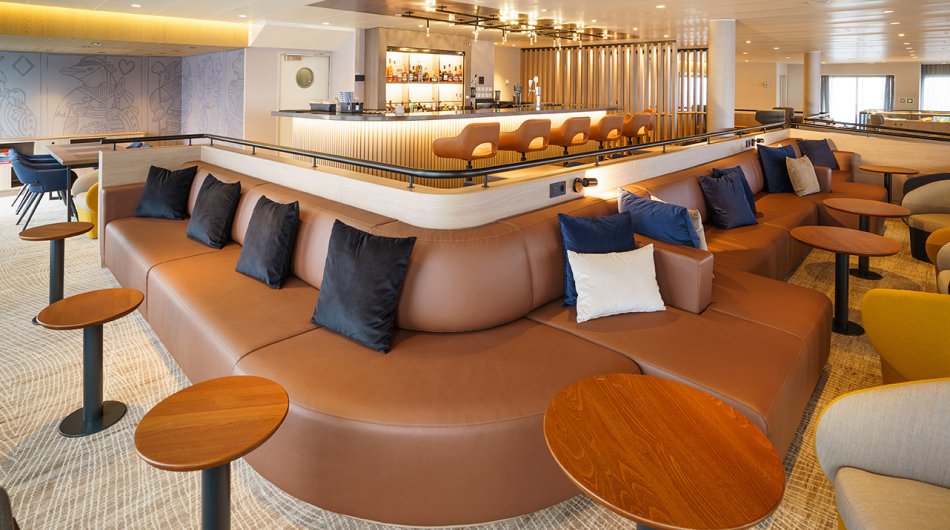 Quark Expeditions_Ultramarine_Panorama Lounge_(9)_Web